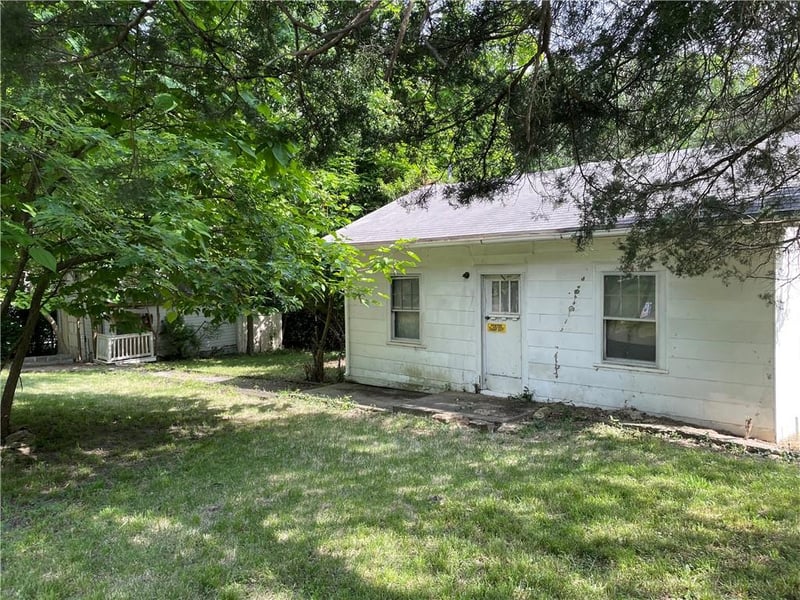 3627 41st St, Kansas City, MO 64117