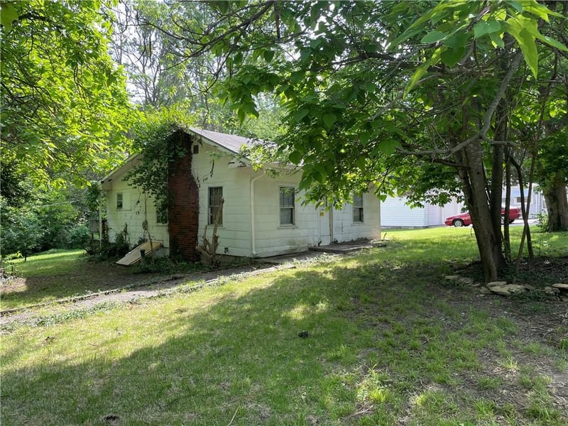 3627 41st St, Kansas City, MO 64117