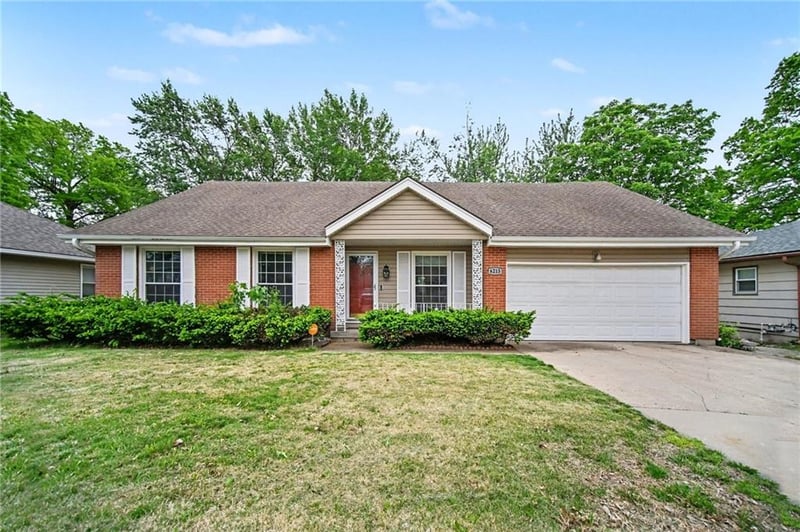 6213 109th Ter, Kansas City, MO 64134