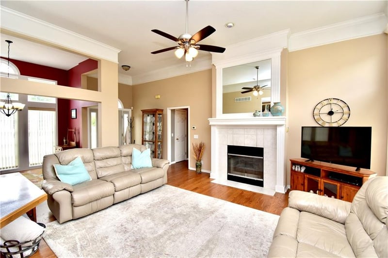 1 Timber Creek Dr, Platte City, MO 64079
