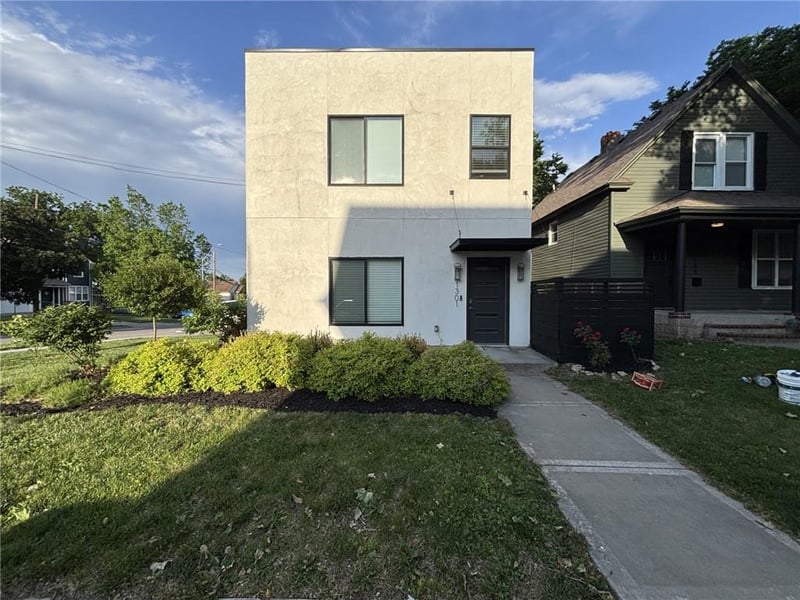 1301 41st St, Kansas City, MO 64110