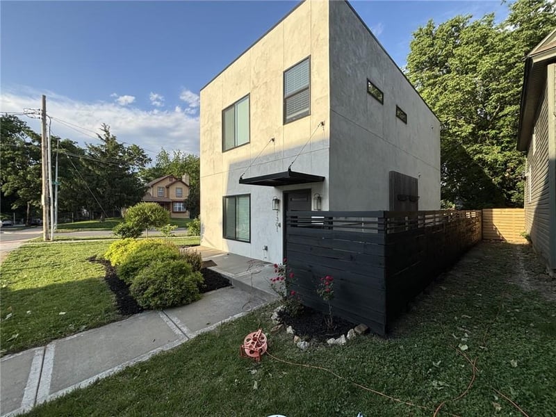 1301 41st St, Kansas City, MO 64110