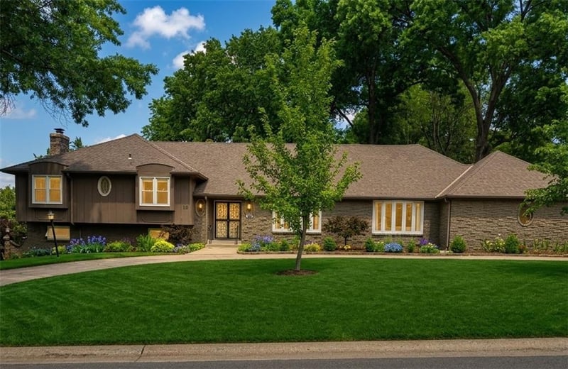1110 113th St, Kansas City, MO 64114