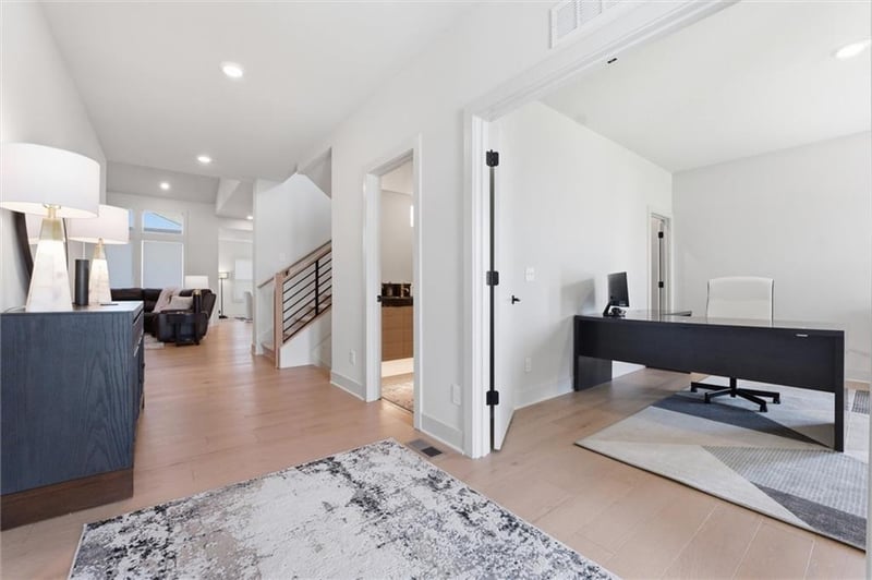 1628 Arborway Ter, Lee's Summit, MO 64082