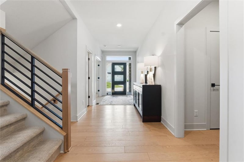 1628 Arborway Ter, Lee's Summit, MO 64082