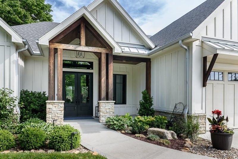 10000 Hollingsworth Rd, Kansas City, KS 66109