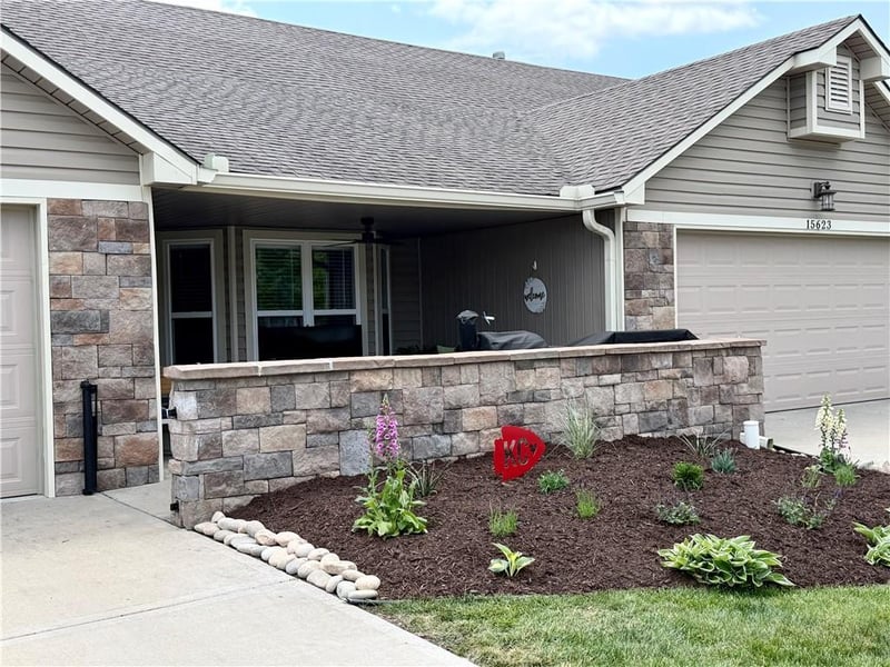 15621 Landauer St, Basehor, KS 66007