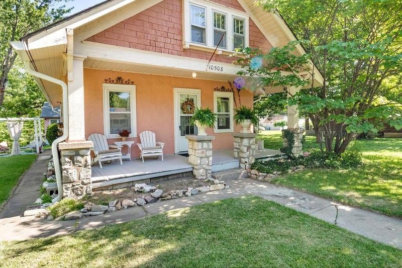 10508 Kentucky Ave, Sugar Creek, MO 64054