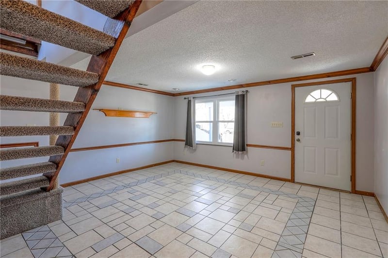 2218 Liberty Landing Rd, Liberty, MO 64068