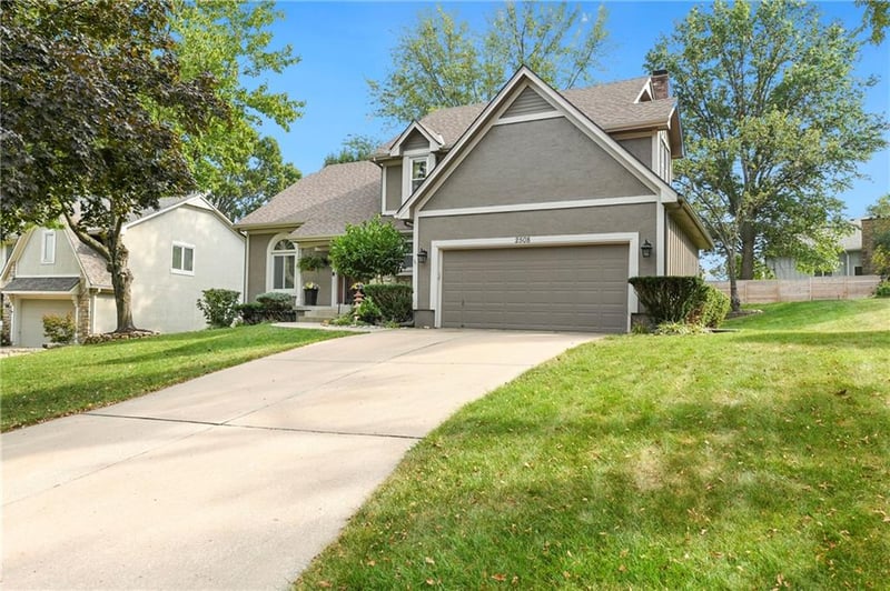 2508 Bent Tree Cir, Lee's Summit, MO 64081