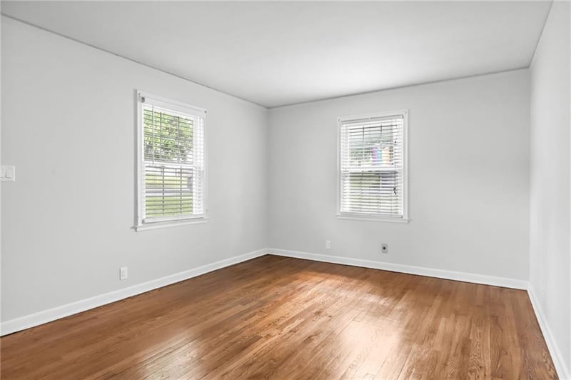515 Greenfield Rd, Kansas City, MO 64116