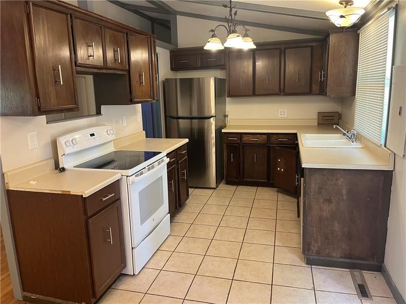 5703 N Euclid Ave, Kansas City, MO 64118