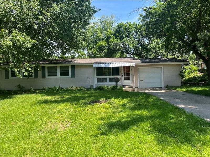5703 N Euclid Ave, Kansas City, MO 64118
