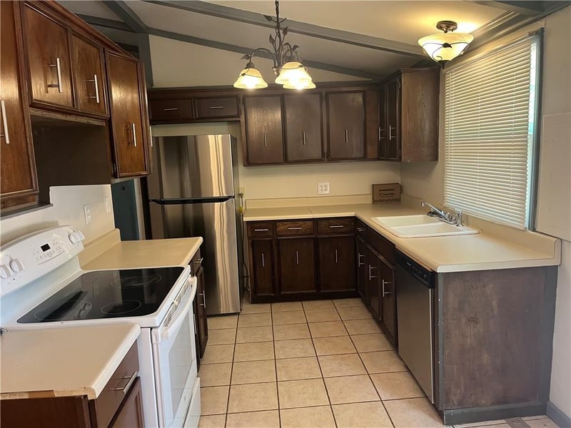 5703 N Euclid Ave, Kansas City, MO 64118