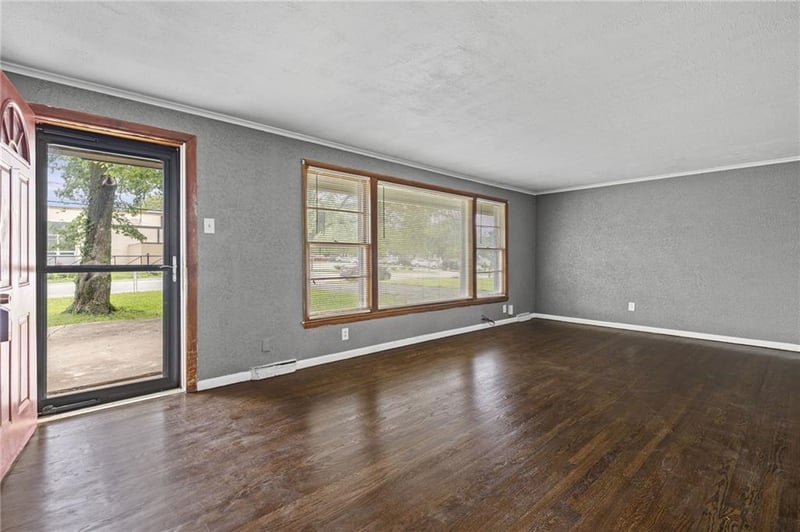 11517 Greenwood St, Kansas City, MO 64134