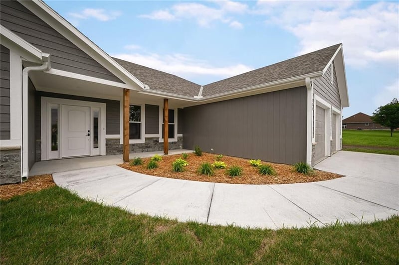 207 Constitution N/A, East Lynne, MO 64743