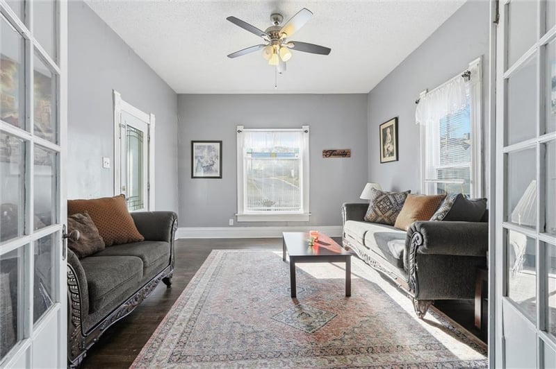 414 Pine St, Leavenworth, KS 66048