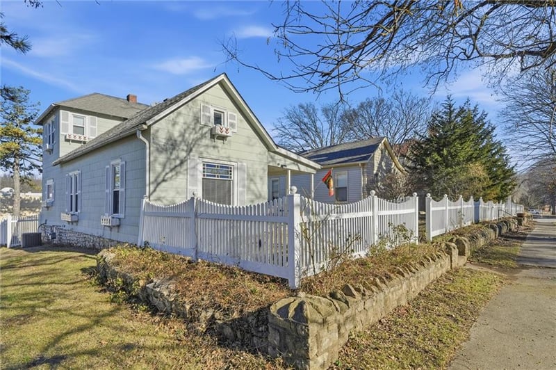 414 Pine St, Leavenworth, KS 66048