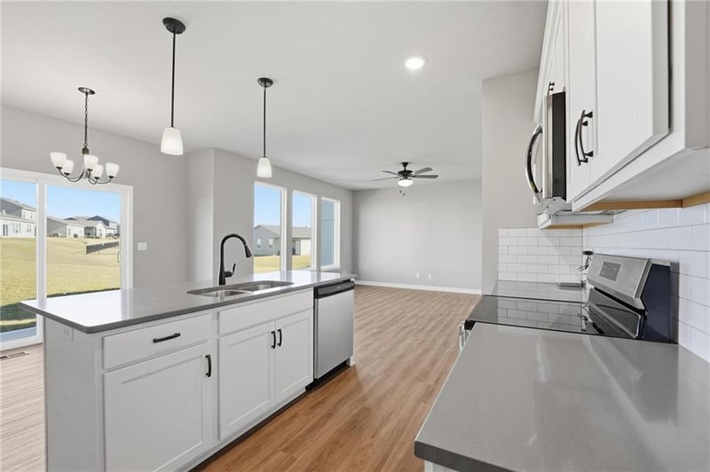 27017 Dogwood Ln, Lee's Summit, MO 64086