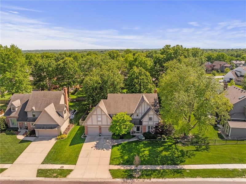 9613 123rd St, Overland Park, KS 66213