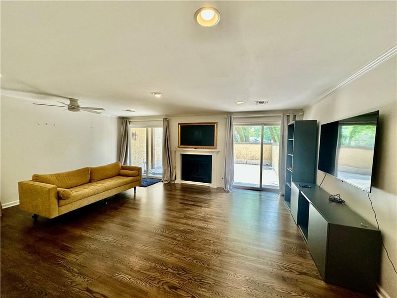 7223 Mission Rd #103, Prairie Village, KS 66208