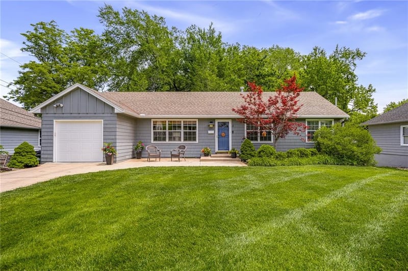 8705 Conser St, Overland Park, KS 66212
