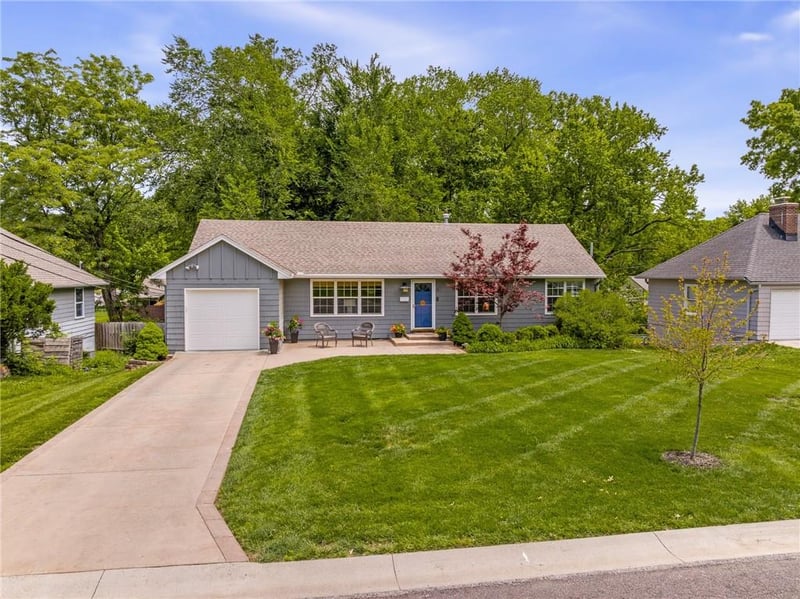 8705 Conser St, Overland Park, KS 66212