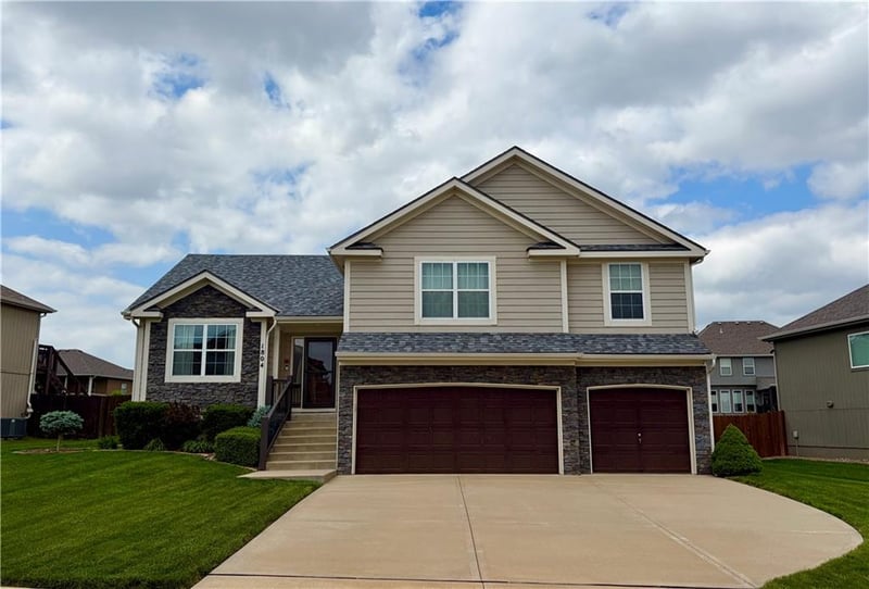 1804 94th Ter, Kansas City, MO 64155