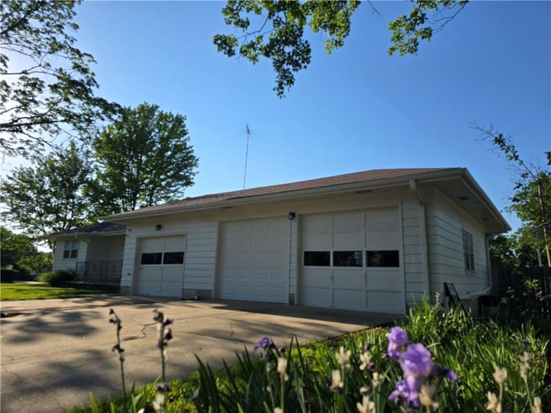 223 W 9th St, Fort Scott, KS 66701