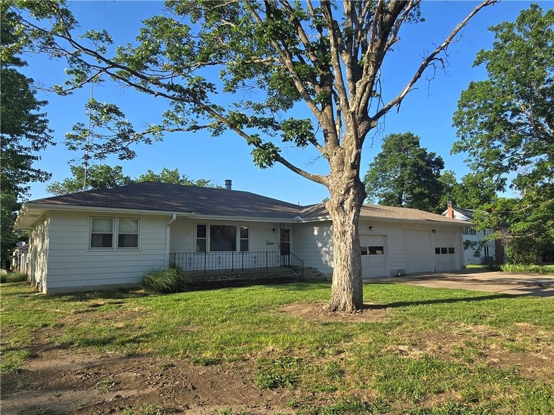 223 W 9th St, Fort Scott, KS 66701