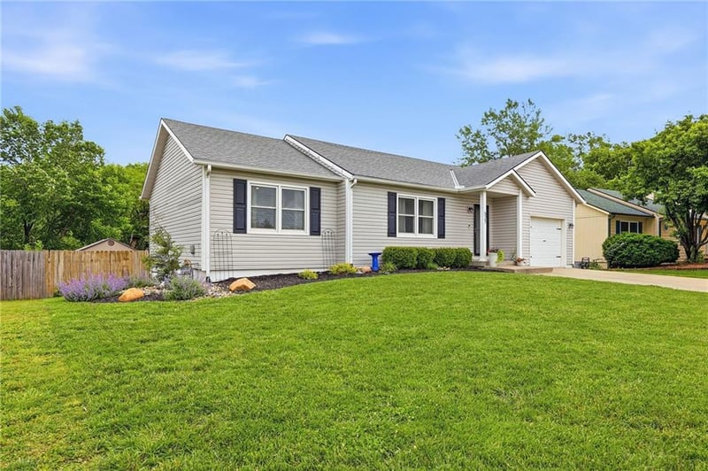 521 Mulberry St, Gardner, KS 66030