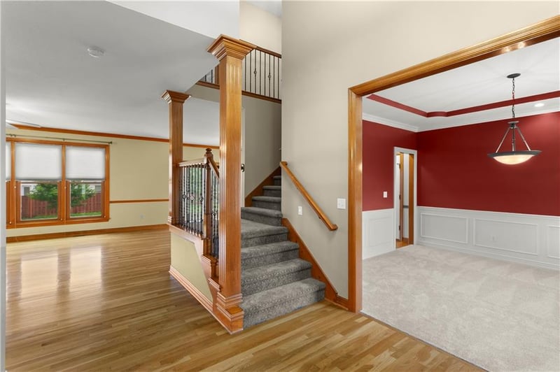 3836 Boulder Dr, Lee's Summit, MO 64082