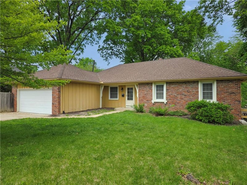 10120 66th Ter, Shawnee, KS 66203