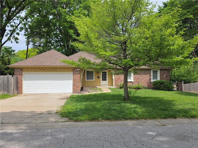10120 66th Ter, Shawnee, KS 66203