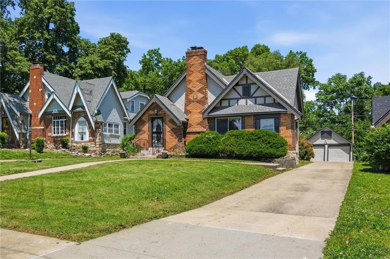 1222 76th St, Kansas City, MO 64131
