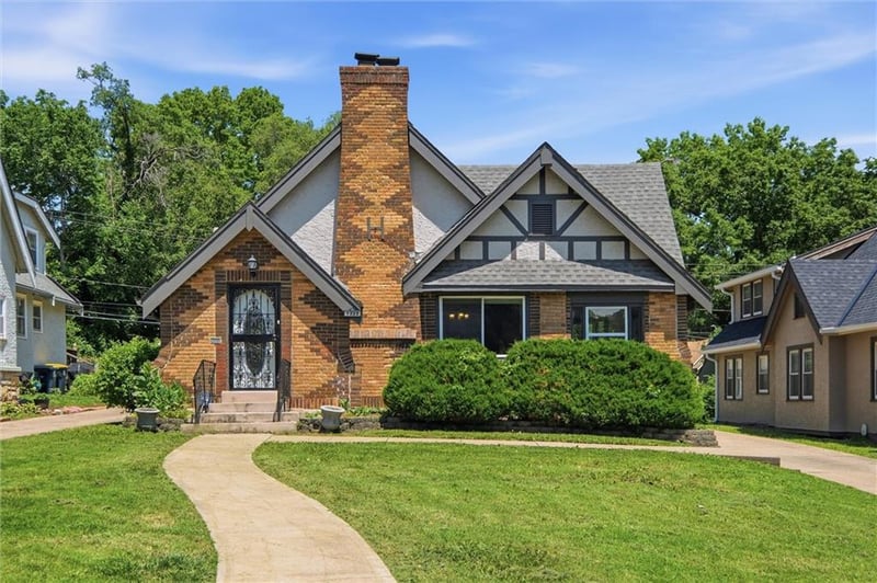 1222 76th St, Kansas City, MO 64131