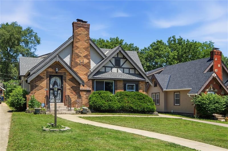 1222 76th St, Kansas City, MO 64131