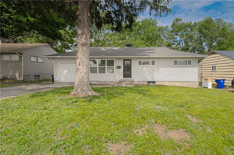 11004 Blue Ridge Blvd, Kansas City, MO 64134