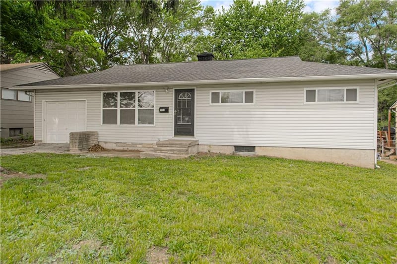 11004 Blue Ridge Blvd, Kansas City, MO 64134