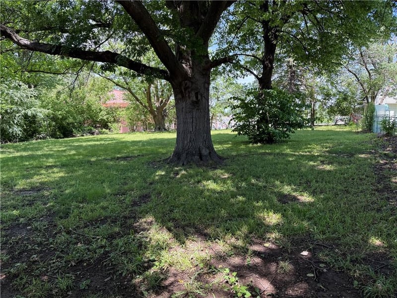 3407 Gene Field Rd, St Joseph, MO 64506