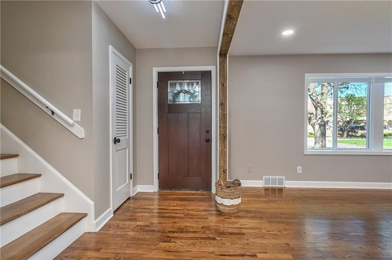 8701 Ward Pw, Kansas City, MO 64114