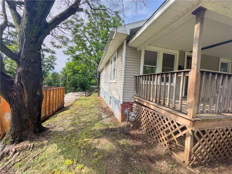 2810 Oak St, St Joseph, MO 64503