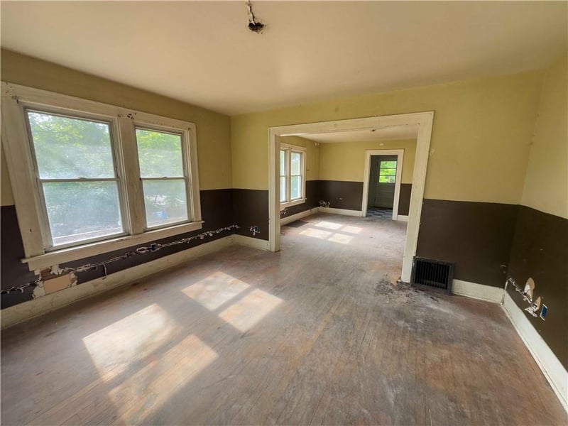 2810 Oak St, St Joseph, MO 64503