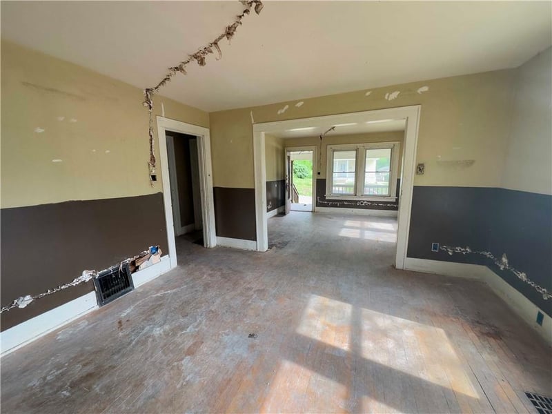 2810 Oak St, St Joseph, MO 64503