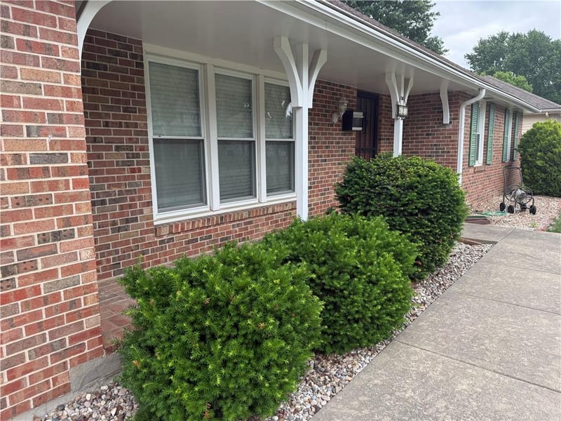 613 Coronado Ave, Lee's Summit, MO 64063