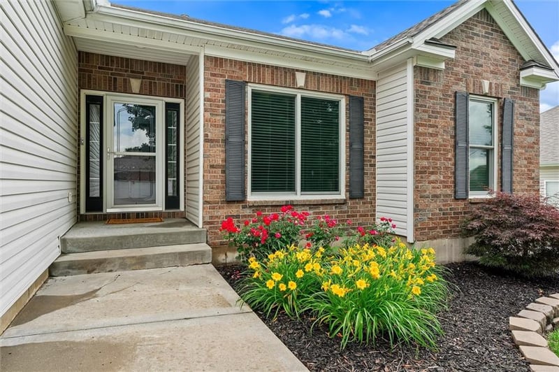 9801 Farley Ave, Kansas City, MO 64157