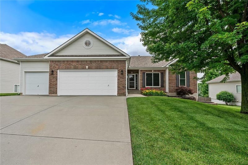 9801 Farley Ave, Kansas City, MO 64157