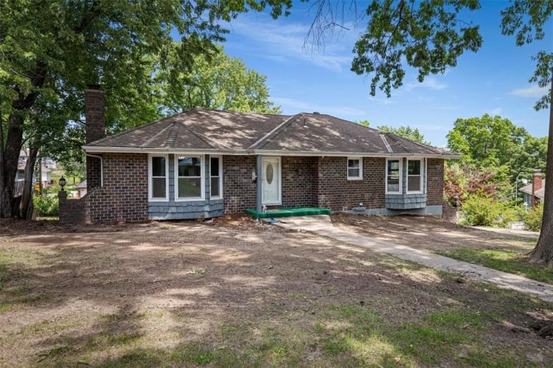 12208 62nd Ter, Kansas City, MO 64133