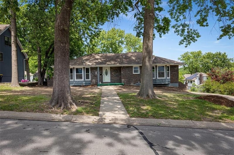 12208 62nd Ter, Kansas City, MO 64133