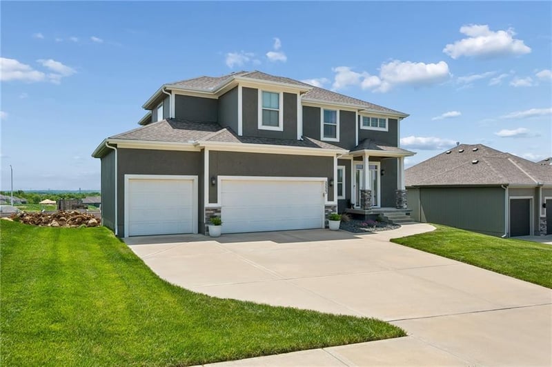 5223 NE 91st St NE, Kansas City, MO 64156